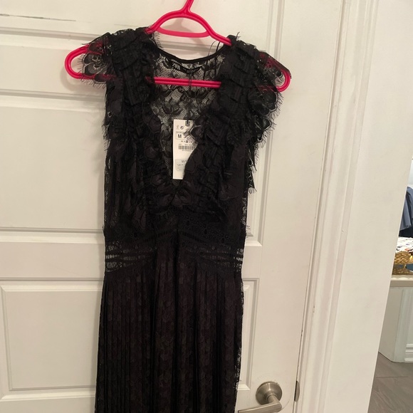 Dresses & Skirts - Zara Maxi lace long dress with short underneath